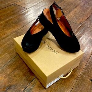 gentle souls • NYOMI • Black• Like new!